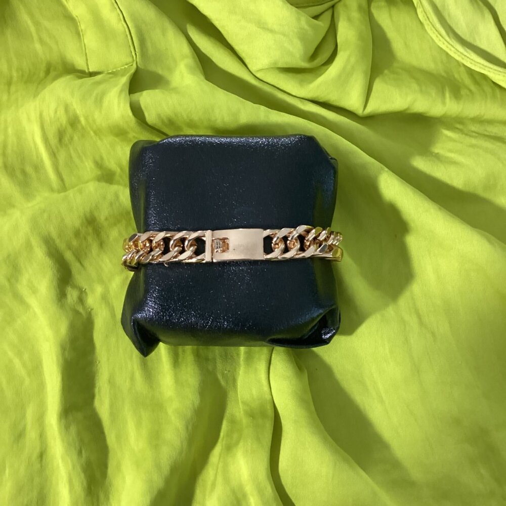 FINAL ACT JEWELRY Bracelet   SALE $10
